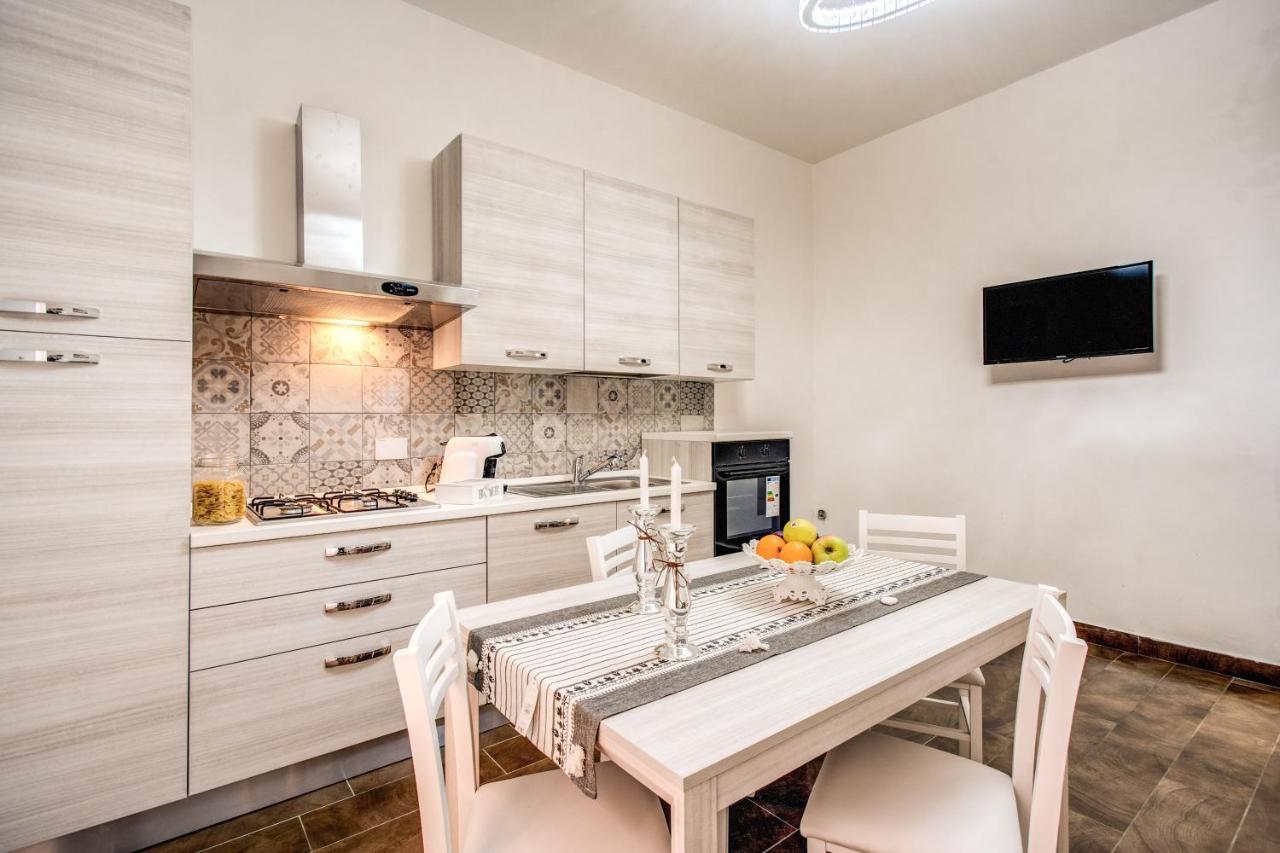 Laura Luxury Apartment In The Center Roma Exterior foto